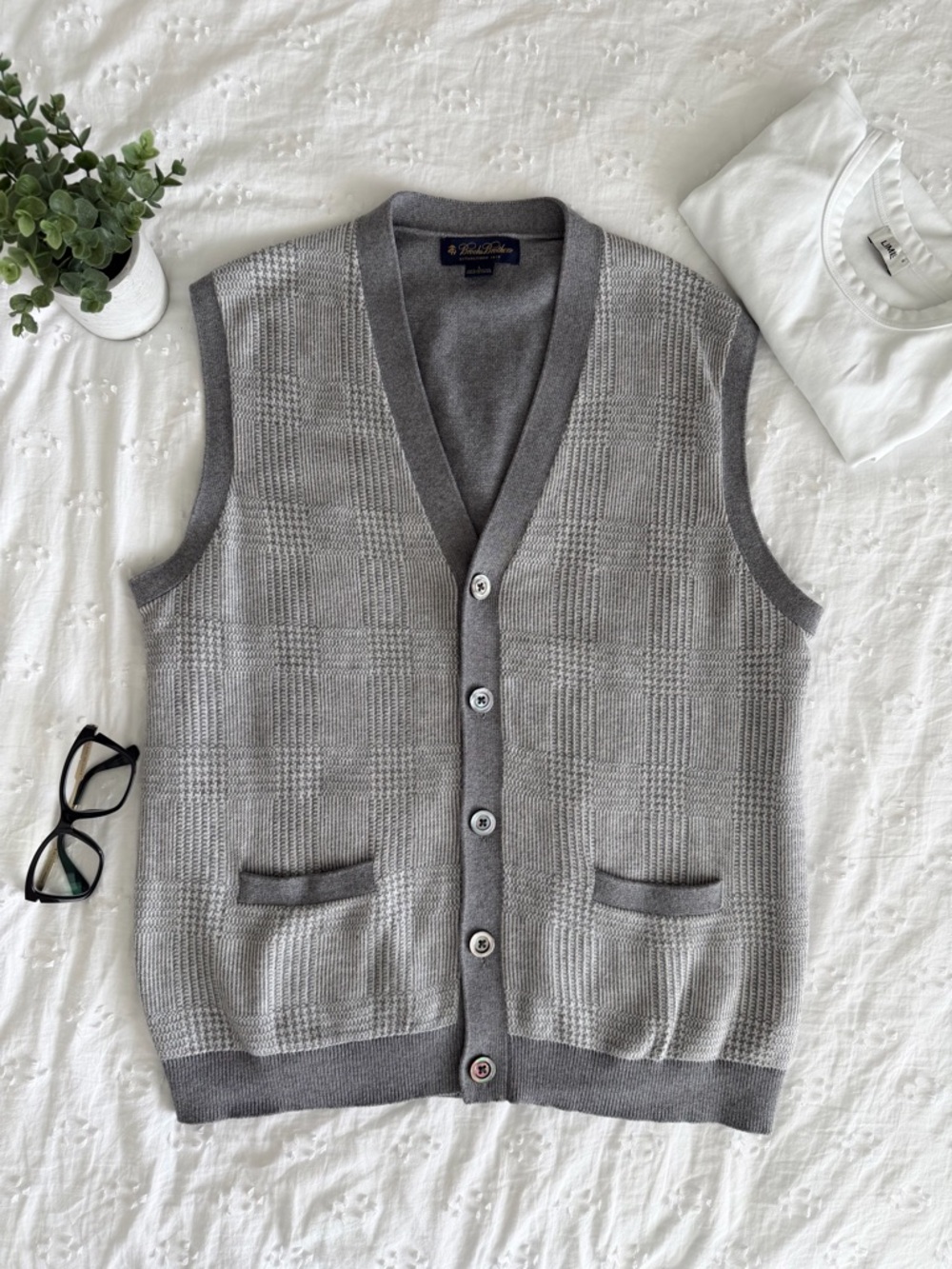 Brooks Brothers Cashmere-Cotton Sweater Vest